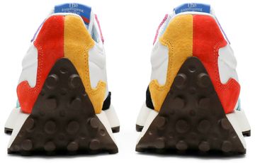 Foto do produto Tênis New Balance 327 Pride Collection