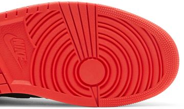 Foto do produto Tênis  Air Jordan 1 Mid SE SiEMPRE Familia