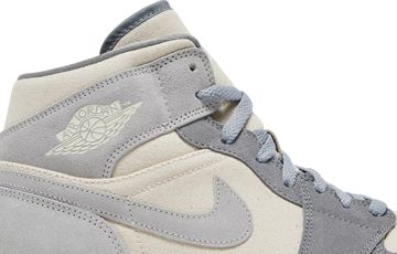 Foto do produto Tênis Air Jordan 1 Mid SE Coconut Milk Particle Grey