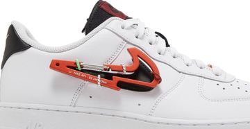 Foto do produto Tênis Nike Air Force 1 '07 Premium Carabiner - White Habanero Red