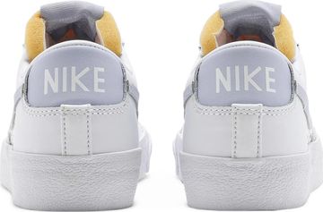 Foto do produto Tênis Nike Blazer Low 77 White Ghost