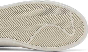 Foto do produto Tênis Nike Blazer Low 77 White Hyper Royal