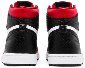 Foto do produto Tênis Air Jordan 1 Retro High OG Satin Red