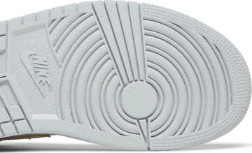 Foto do produto Tênis  Air Jordan 1 Mid SE Sanddrift