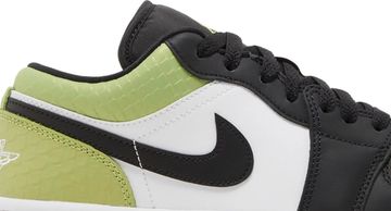 Foto do produto Tênis Air Jordan 1 Low Vivid Green Snakeskin
