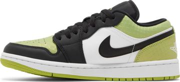 Foto do produto Tênis Air Jordan 1 Low Vivid Green Snakeskin