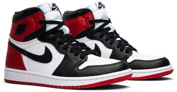 Foto do produto Tênis Air Jordan 1 Retro High Satin Black Toe