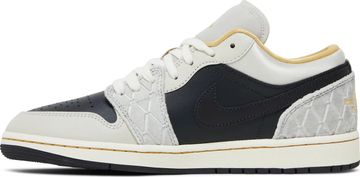 Foto do produto Tênis Air Jordan 1 Low Beaded Swoosh