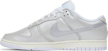 Foto do produto Tênis Nike Dunk Low SE Metallic Silver