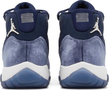 Foto do produto Tênis Air Jordan 11 Retro Midnight Navy Velvet
