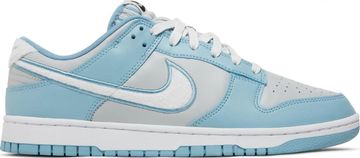 Foto do produto Tênis Nike Dunk Low Fleece Swoosh - Light Blue