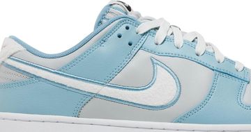 Foto do produto Tênis Nike Dunk Low Fleece Swoosh - Light Blue