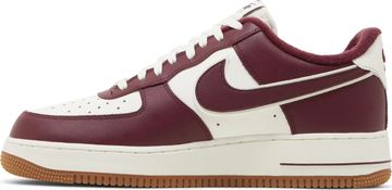 Foto do produto Tênis Nike Air Force 1 '07 LV8 College Pack - Night Maroon