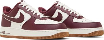 Foto do produto Tênis Nike Air Force 1 '07 LV8 College Pack - Night Maroon