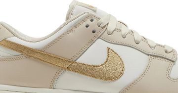 Foto do produto Tênis Nike Dunk Low Gold Swoosh