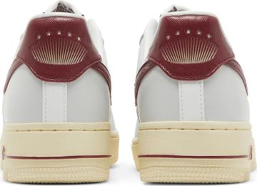 Foto do produto Tênis Nike Air Force 1 '07 SE Sisterhood - Team Red