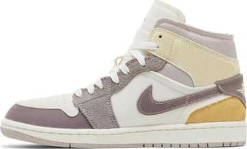 Foto do produto Tênis Air Jordan 1 Mid SE Craft Inside Out - Taupe Haze
