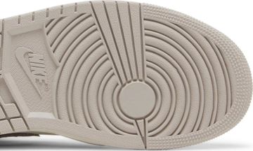 Foto do produto Tênis Air Jordan 1 Mid SE Craft Inside Out - Taupe Haze