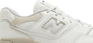 Foto do produto Tênis New Balance 550 Lunar New Year - Sea Salt