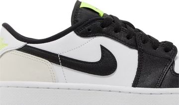 Foto do produto Tênis Air Jordan 1 Low Golf Phantom Volt