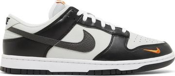 Foto do produto Tênis Nike Dunk Low Mini Swoosh - Black Total Orange