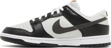 Foto do produto Tênis Nike Dunk Low Mini Swoosh - Black Total Orange