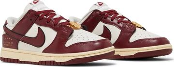 Foto do produto Tênis Nike Dunk Low SE Sisterhood - Team Red