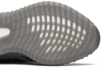 Foto do produto Tênis Adidas Yeezy Boost 350 V2 Beluga 2.0