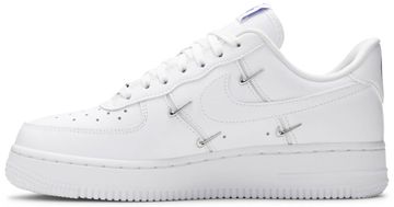 Foto do produto Tênis Nike Air Force 1 '07 LX Sisterhood - White Metallic Silver
