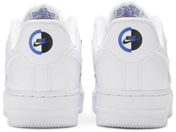 Foto do produto Tênis Nike Air Force 1 '07 LX Sisterhood - White Metallic Silver