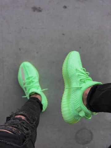 Foto do produto Tênis Adidas Yeezy Boost 350 V2 GID Glow