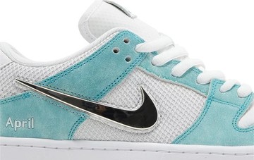 Foto do produto Tênis Nike April Skateboards x Dunk Low SB Turbo Green 