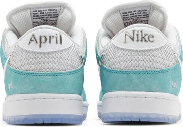 Foto do produto Tênis Nike April Skateboards x Dunk Low SB Turbo Green 