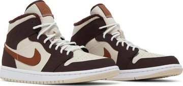 Foto do produto Tênis Air Jordan 1 Mid SE Cream Dark Chocolate