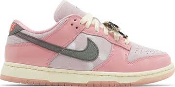 Foto do produto Tênis Nike Dunk Low LX Barbie