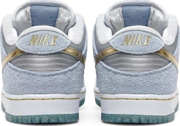 Foto do produto Tênis Nike Sean Cliver x Dunk Low SB Holiday Special