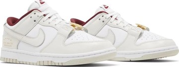 Foto do produto Tênis Nike Dunk Low SE Sisterhood