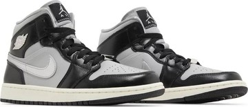 Foto do produto Tênis Air Jordan 1 Mid SE Black Chrome