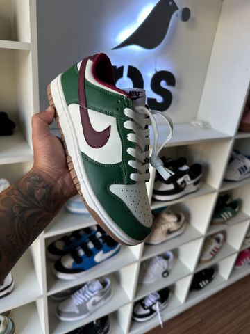 Foto do produto Tênis Nike Dunk Low Gorge Green Team Red (PRONTA ENTREGA)