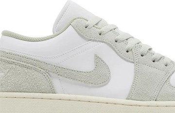 Foto do produto Tênis Air Jordan 1 Low SE Seafoam