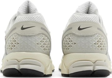 Foto do produto Tênis Nike Air Zoom Vomero 5 Platinum Tint