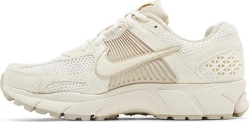 Foto do produto Tênis Nike Air Zoom Vomero 5 Sail Light Orewood Brown