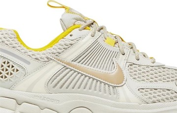 Foto do produto Tênis Nike Air Zoom Vomero 5 Light Bone