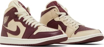 Foto do produto Tênis Air Jordan 1 Mid SE Split - Beach Cherrywood