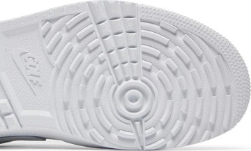 Foto do produto Tênis Air Jordan 1 Low Golf Triple White