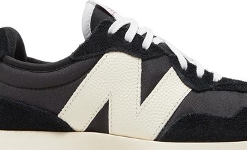 Foto do produto Tênis New Balance 327 Black White Gum