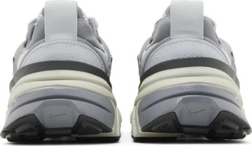 Foto do produto Tênis Nike V2K Run Pure Platinum Wolf Grey