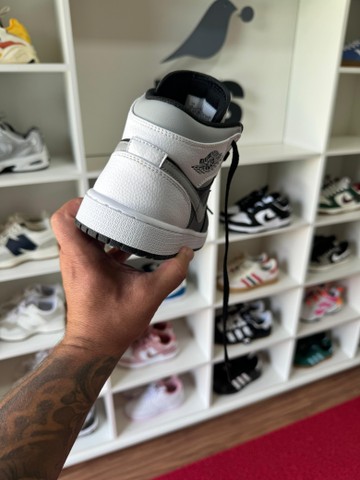 Foto do produto Tênis Air Jordan 1 Mid White Shadow (PRONTA ENTREGA)