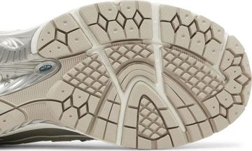 Foto do produto Tênis New Balance 1906R Silver Metallic Cream