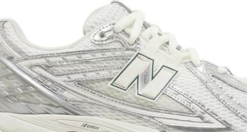 Foto do produto Tênis New Balance 1906R Silver Metallic Cream